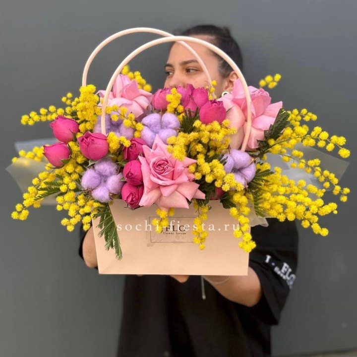 Сумочка мимозы и роз "Примавера" в Барнауле