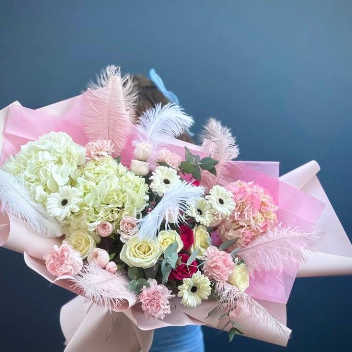 Дизайнерский букет "Валенсия-3" в Барнауле