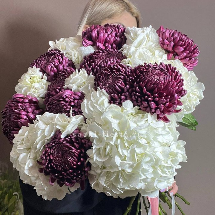 Охапка Бигуди и гортензий в Барнауле