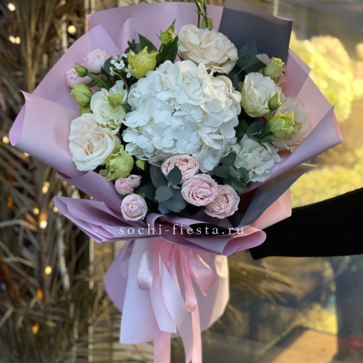 Букет с гортензией №3 в Барнауле