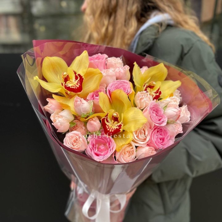  Букет орхидей и роз Есенья в Барнауле