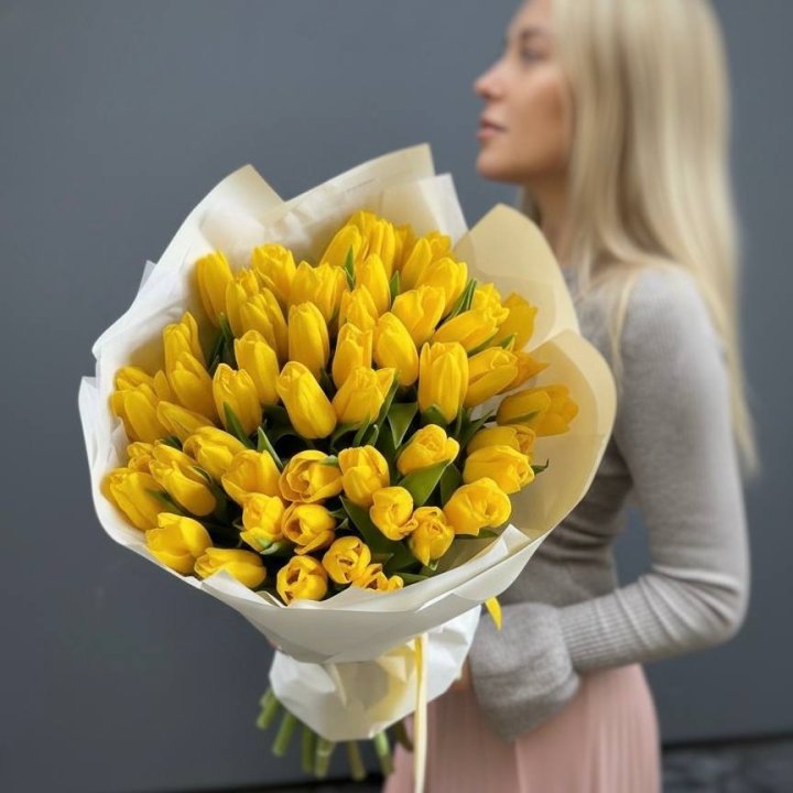 51 желтый тюльпан в Барнауле