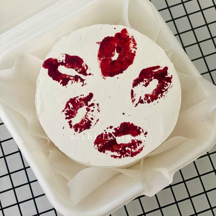 Бенто-торт "Поцелуй" в Барнауле