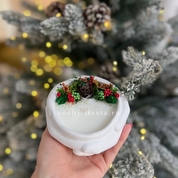 Свеча ароматическая в гипсе Руки с шишкой в Барнауле