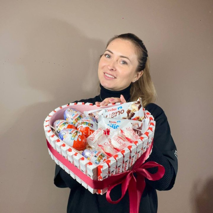 Подарочный набор сердце с Киндерами в Барнауле