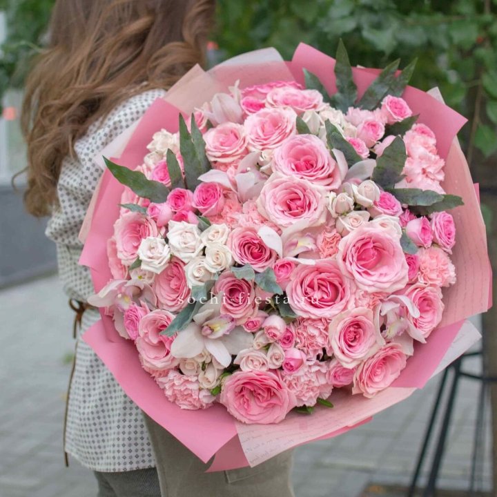 Дизайнерский букет "Барби" в Барнауле