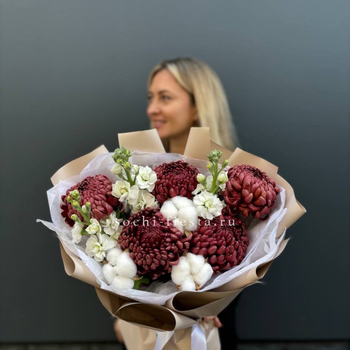 Хризантемы с маттиолой в Барнауле