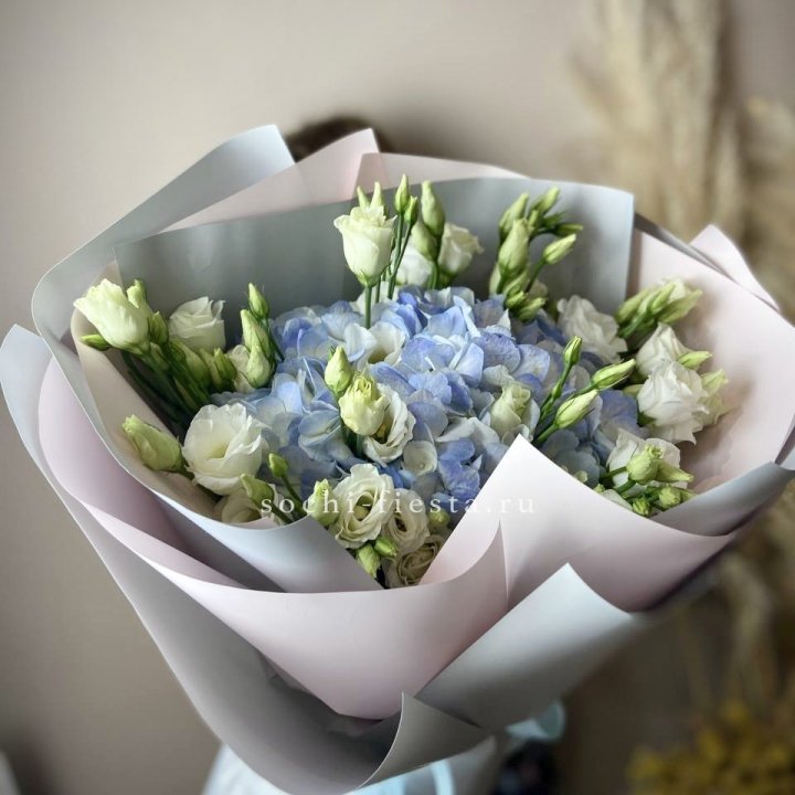 Букет с гортензией "Адель" в Барнауле