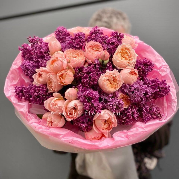  Дуо букет из кустовых роз и сирени в Барнауле