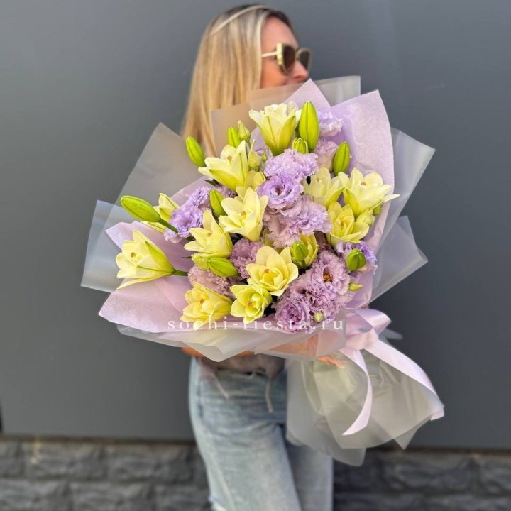  Букет лилий и эустом в Барнауле