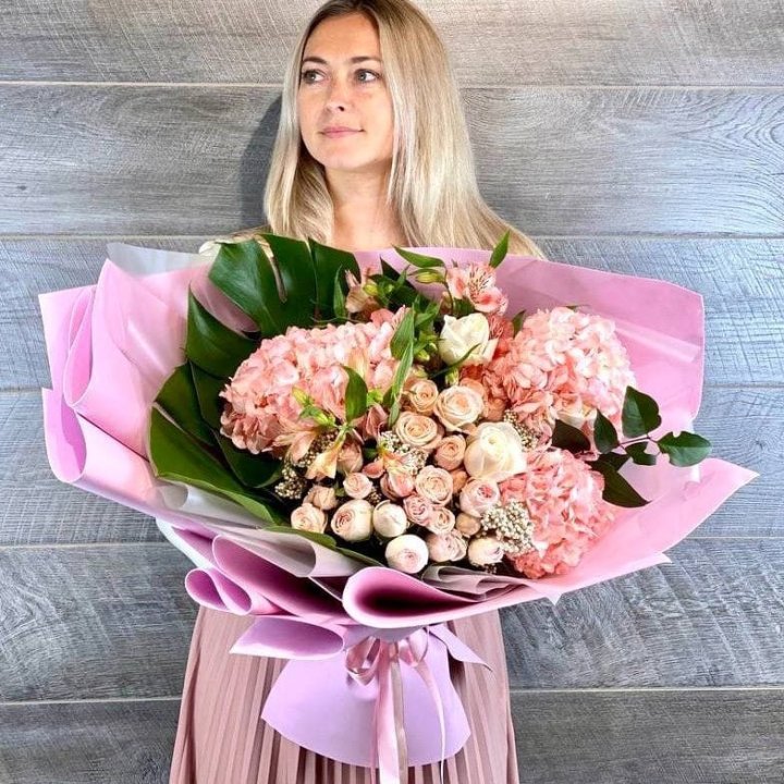 Дизайнерский букет "Валенсия-2" в Барнауле