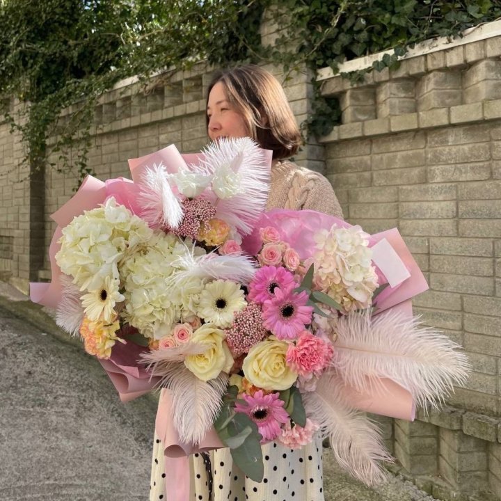 Дизайнерский букет "Валенсия" в Барнауле