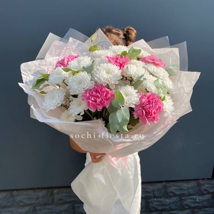 Букет  хризантем и диантусов "Воздушный" в Барнауле