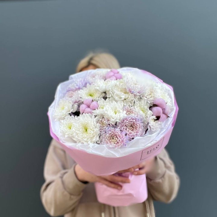 7 нежных хризантем в Барнауле