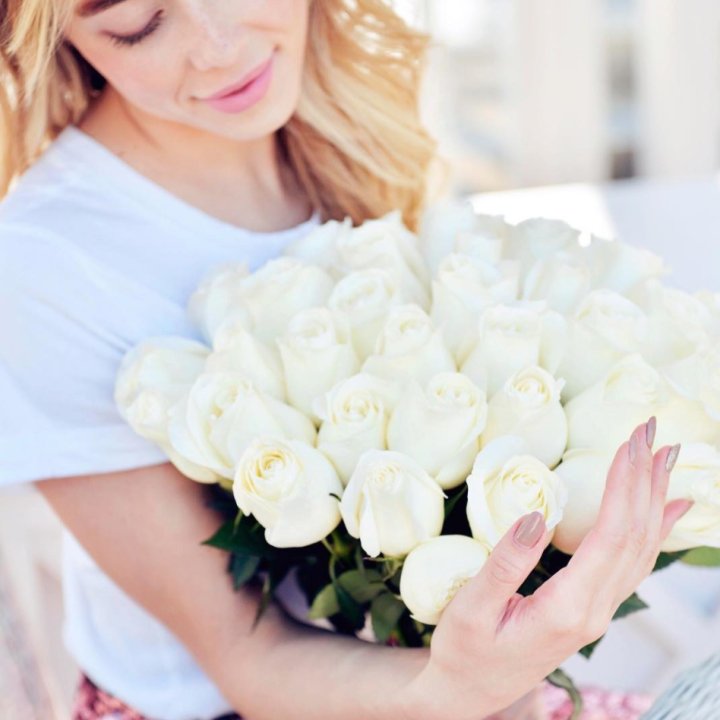 Букет высоких роз "Облака" в Барнауле