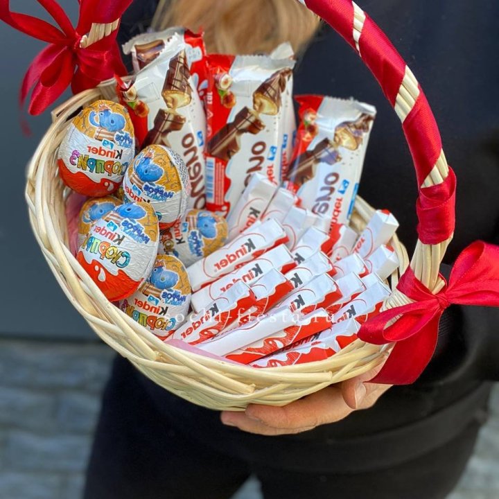 Корзина с киндерами  в Барнауле