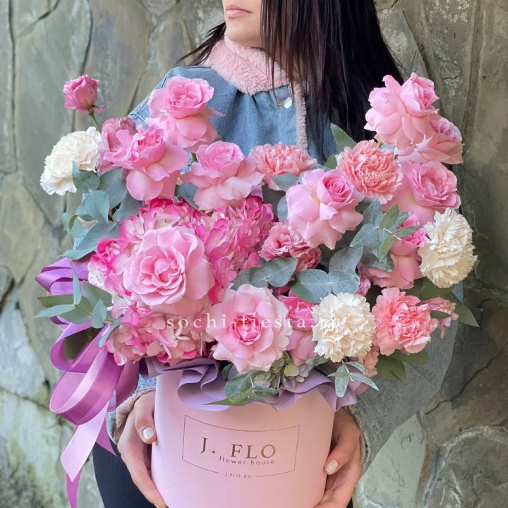 Цветочный бокс "Эсмиральда" в Барнауле