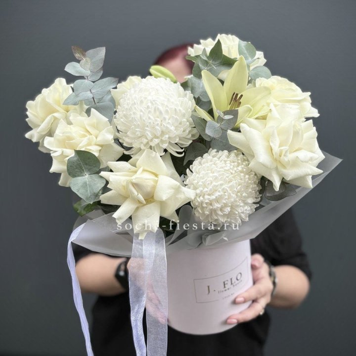 Цветы в шляпной коробке  в Барнауле