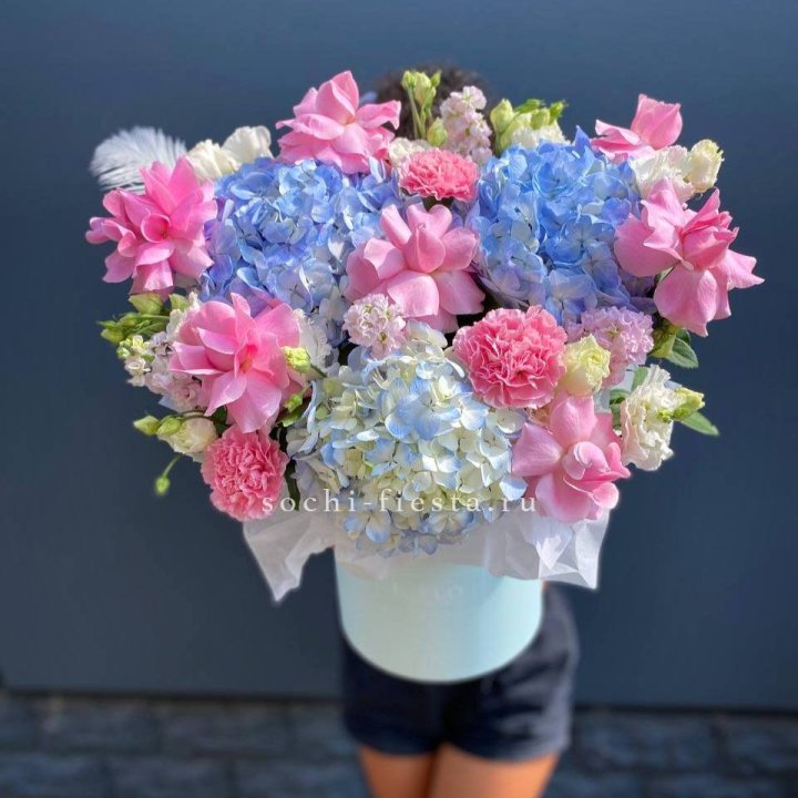 Коробка с цветами "Лемия" в Барнауле