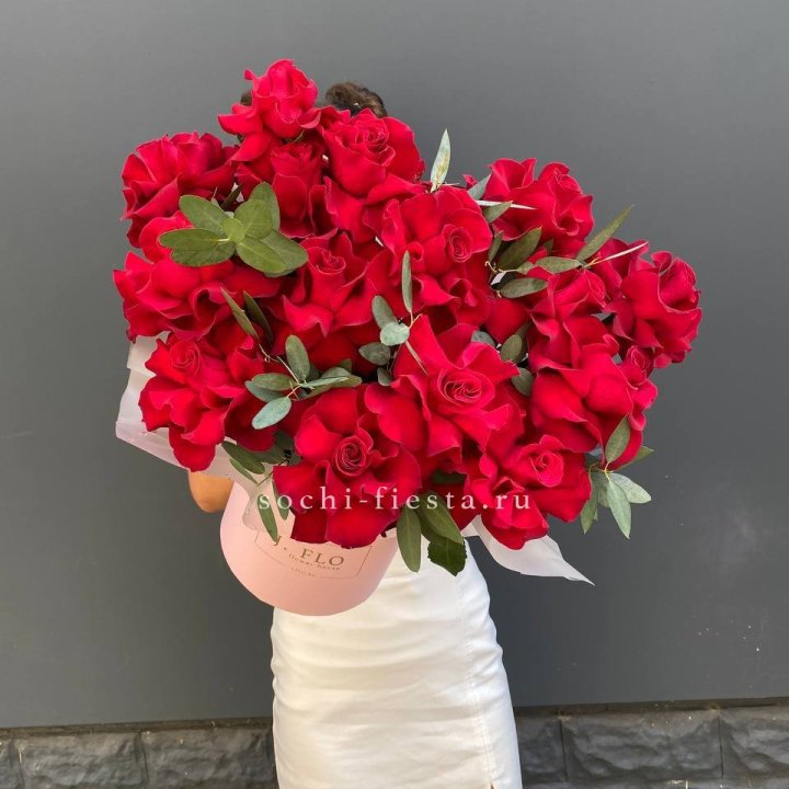 Бокс из 17 французских роз в Барнауле