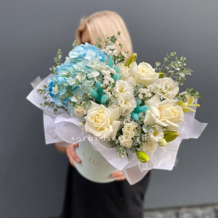 Цилиндр в голубых оттенках №1 в Барнауле