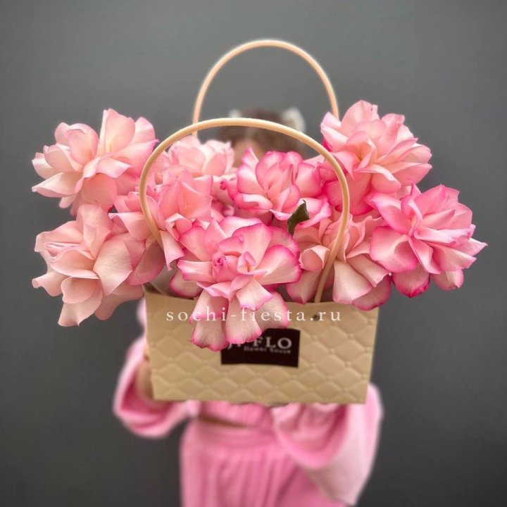 Сумочка розовых роз Венди в Барнауле