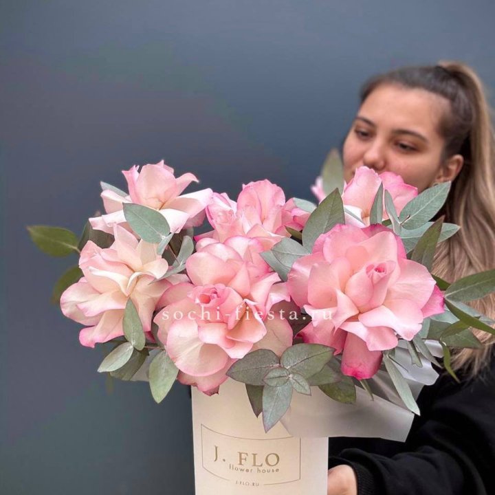 7 Французских роз в боксе в Барнауле