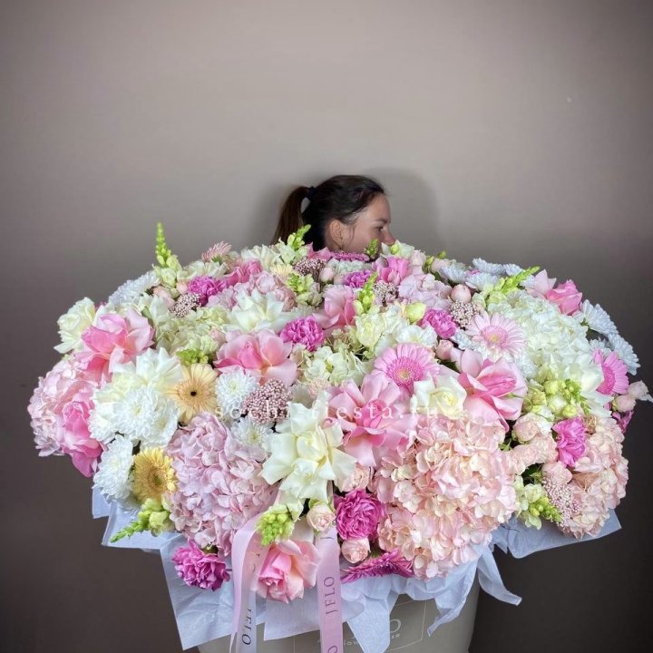 Корзина цветов «Рандеву» в Барнауле