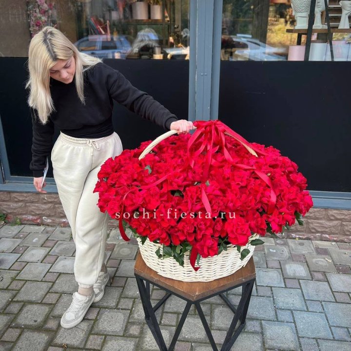 201 французская красная роза в Барнауле