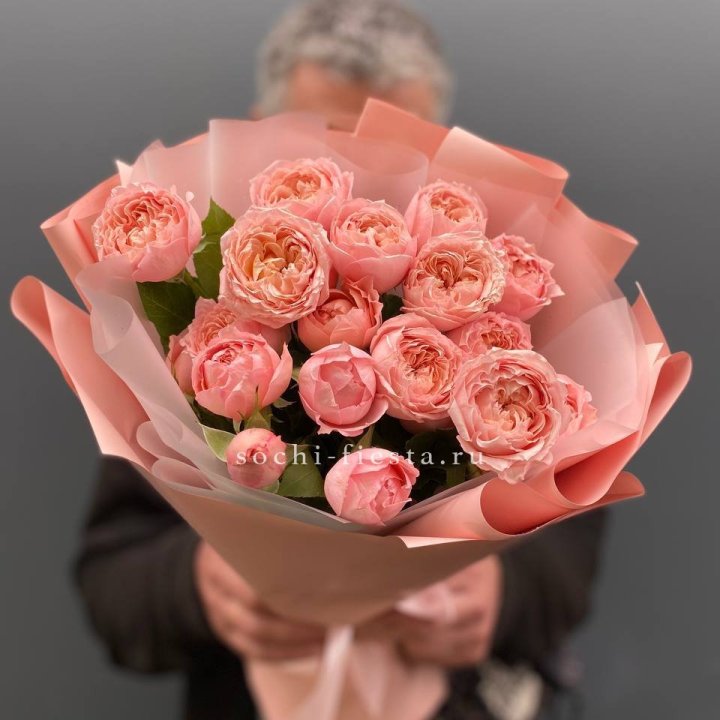 Букет комплимент из кустовых роз Джульетта в Барнауле