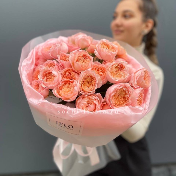 Букет из пионовидных роз Джульетта в Барнауле