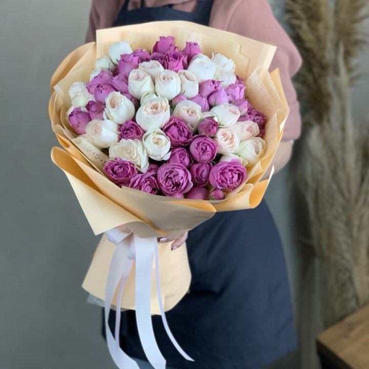 Букет кустовых роз Джулиана в Барнауле