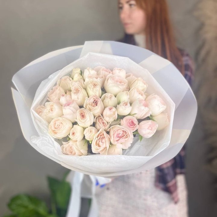 Букет кустовых роз в Барнауле