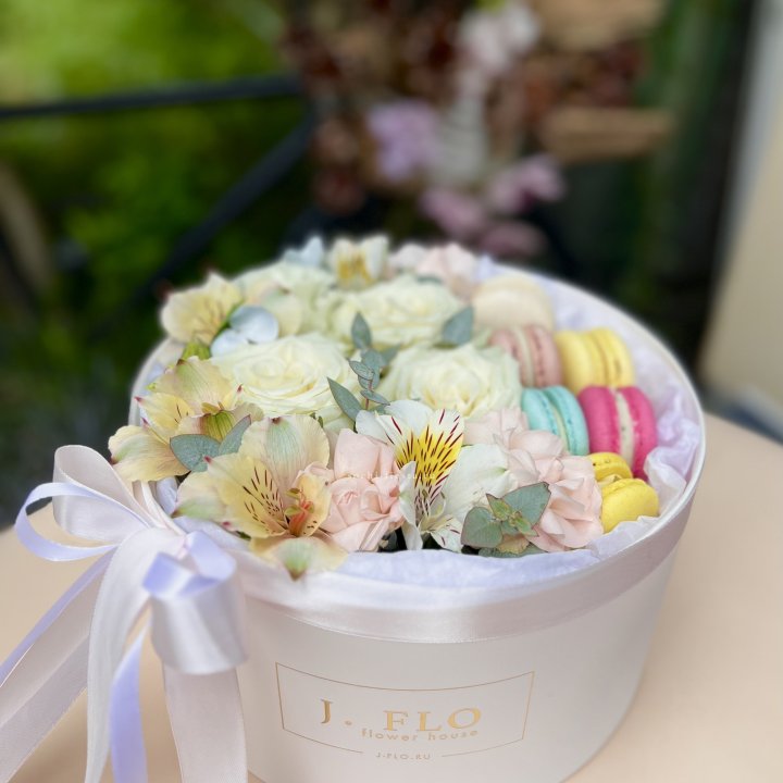 Цветочный бокс "Ника" в Барнауле