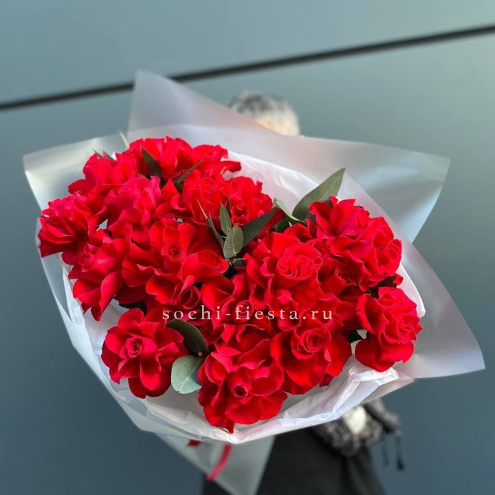 21 Красная французская роза в Барнауле