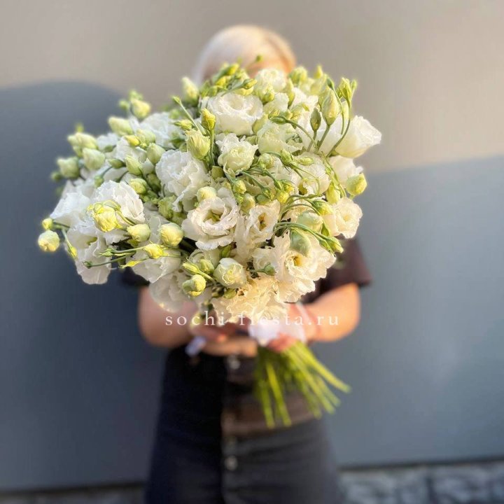 Букет эустом под ленту  в Барнауле