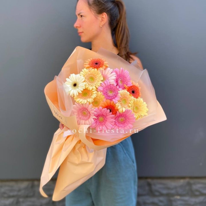 Букет разноцветных гербер в Барнауле