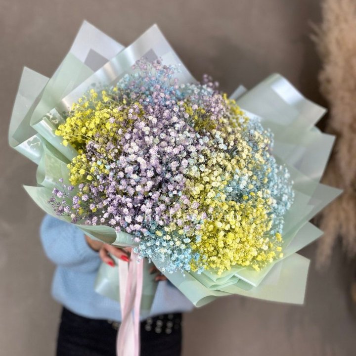 Букет радужных гипсофил в Барнауле
