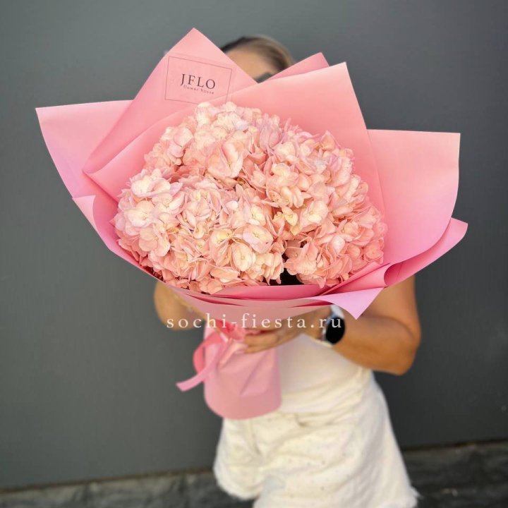 Букет гортензий "Крем" в Барнауле