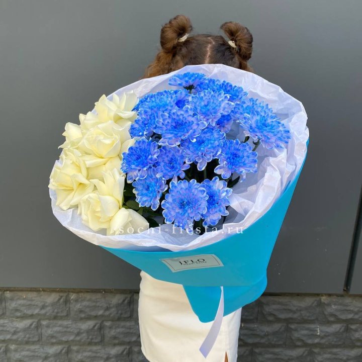 Дуо букет розы и хризантема в Барнауле