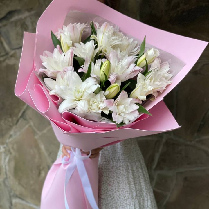 Букет пионовидных лилий №1 в Барнауле