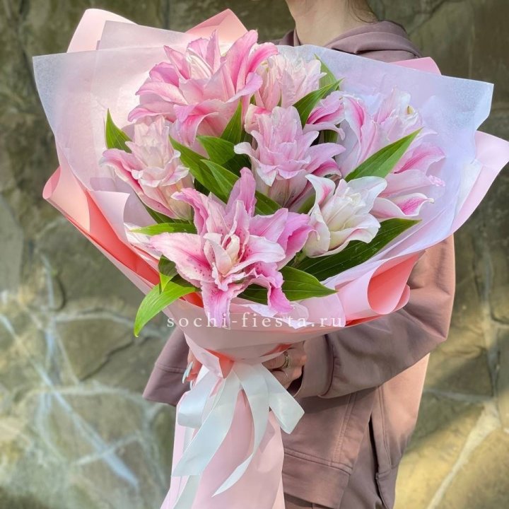 Букет пионовидных лилий №2 в Барнауле