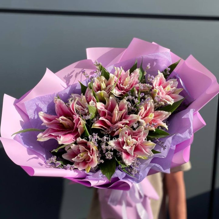 Букет пионовидных лилий №4 в Барнауле