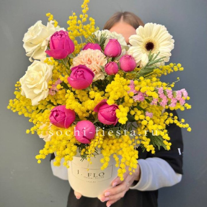 Цветы в боксе "Слобода" в Барнауле