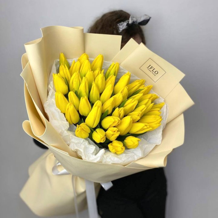 51 жёлтый тюльпан в Барнауле