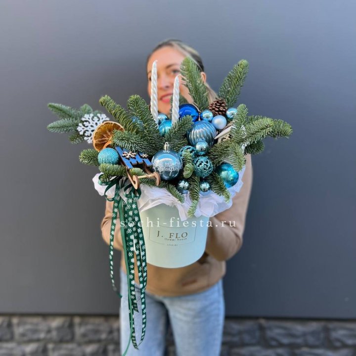 Композиция "Мери крисмас блю" в Барнауле