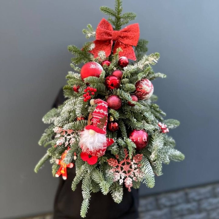 Новогодняя елочка "Ред" в Барнауле