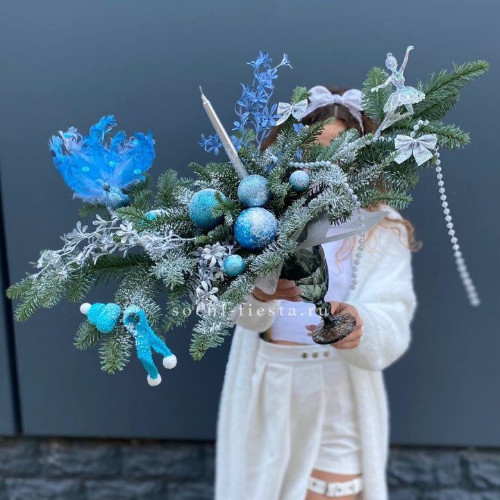 Композиция в бокале голубая в Барнауле