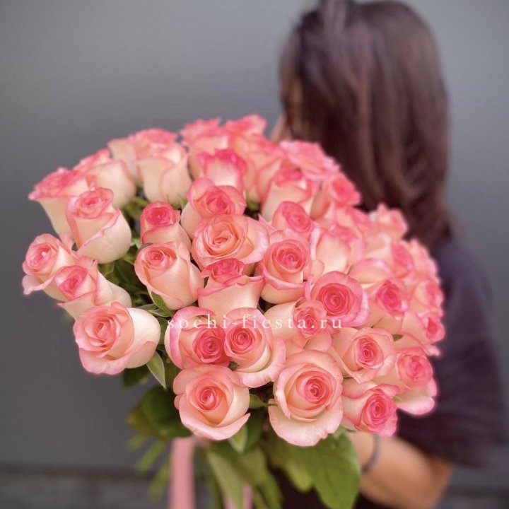 Охапка Роз Джумилия в Барнауле