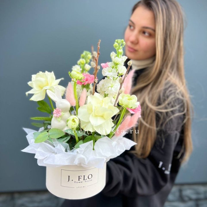 Цветочный бокс "Пасхальная композиция" в Барнауле